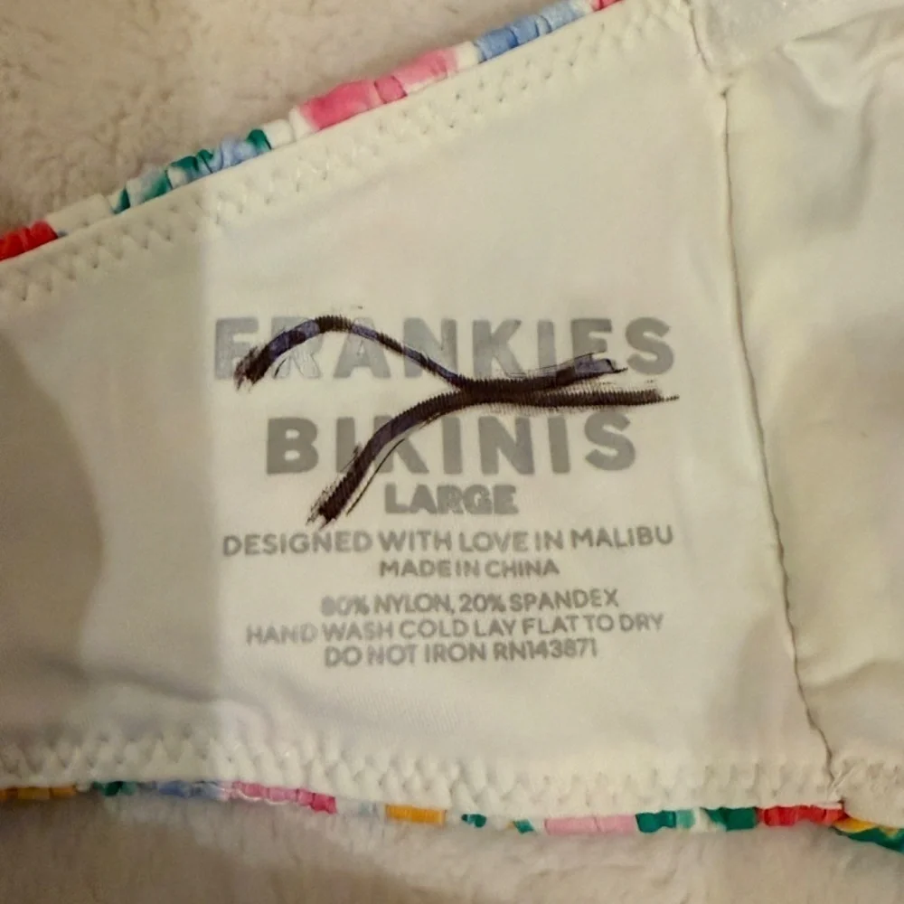New! Frankie’s Bikinis Rosabella Bandeau Bikini Top Painted Petals 31544